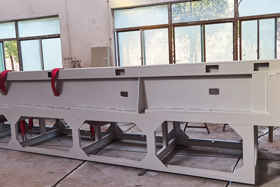 Egyedi acélszerkezetek