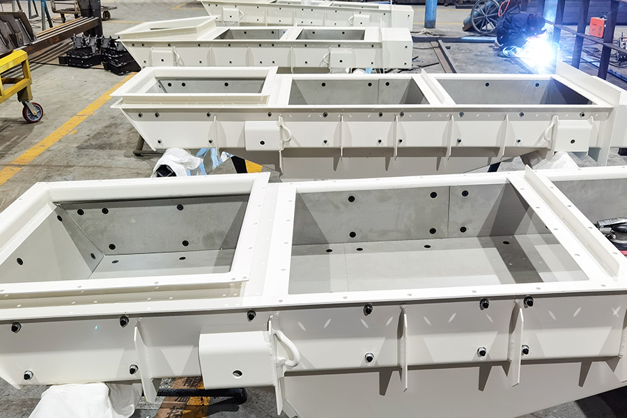 Egyedi acélszerkezetek