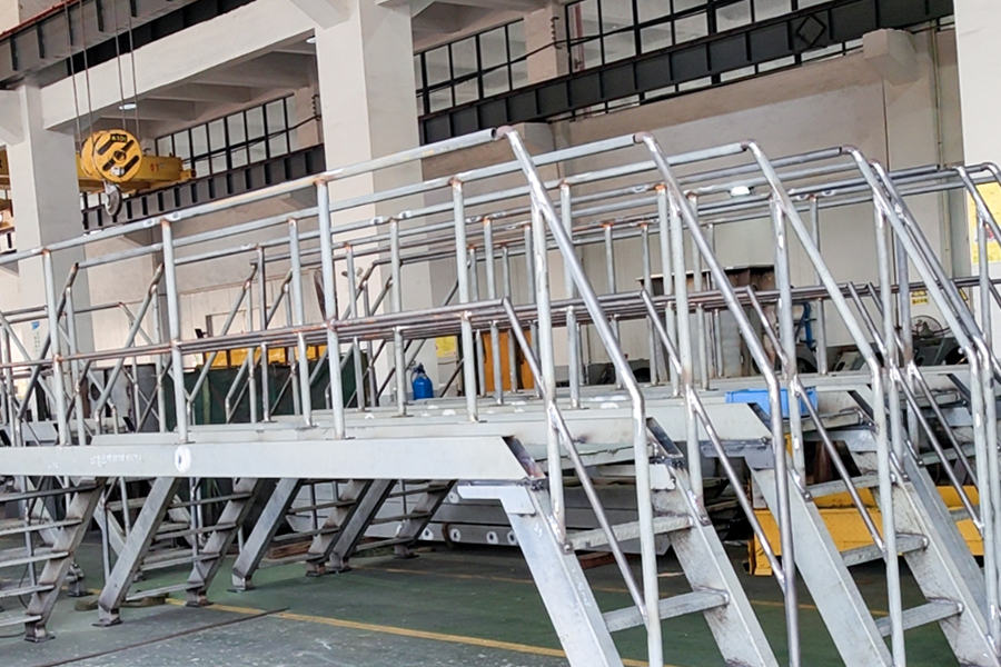 Egyedi acélszerkezetek