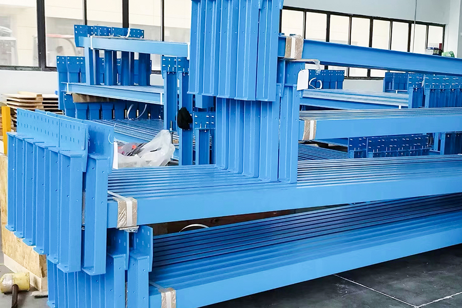 Egyedi acélszerkezetek